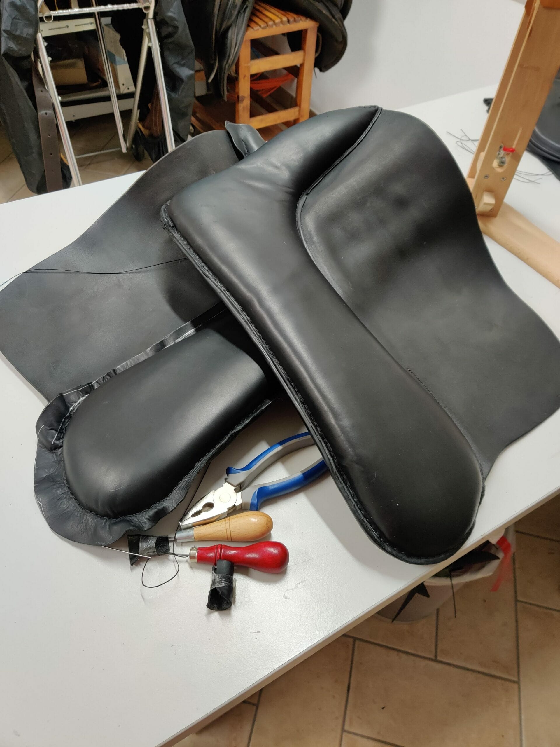 ilaria saddle service riparazione selle rifacimento cuscini