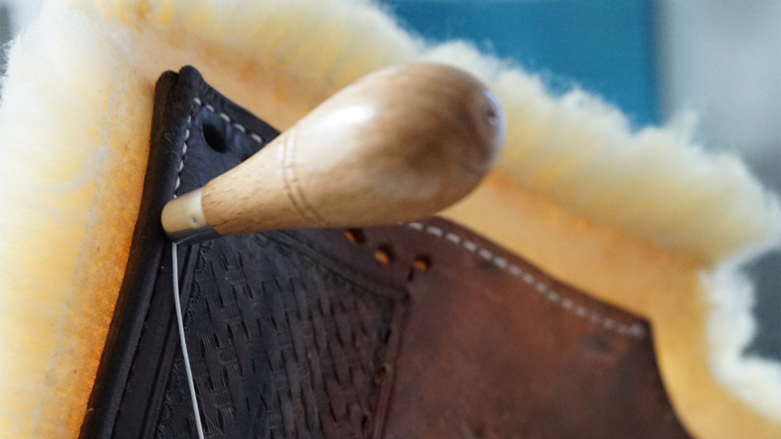 riparazione selle rifacimento lana sella western